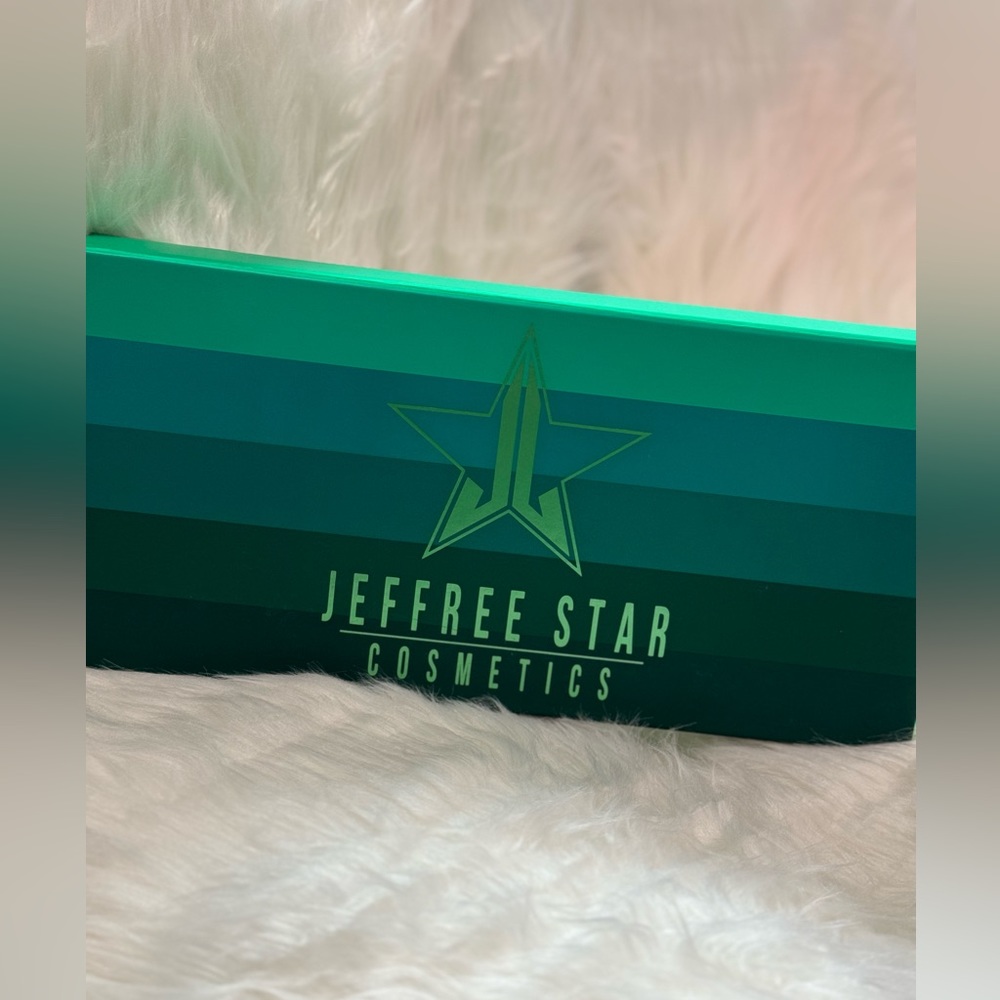 Jeffree Star - Picture 2 of 3